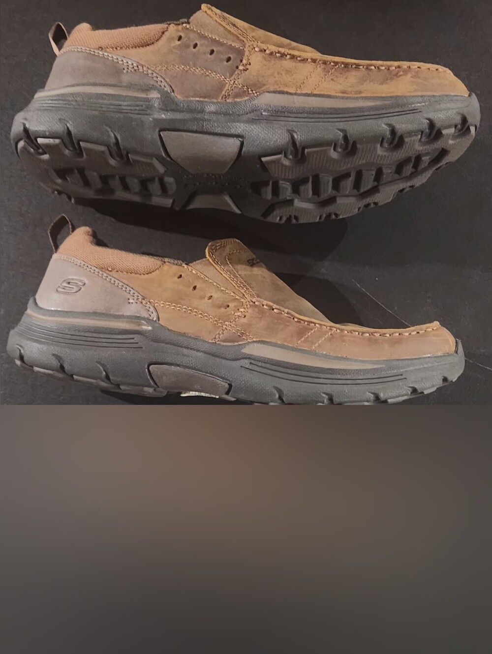 Skechers Leather Relaxed Fit Loafers Size 8.5